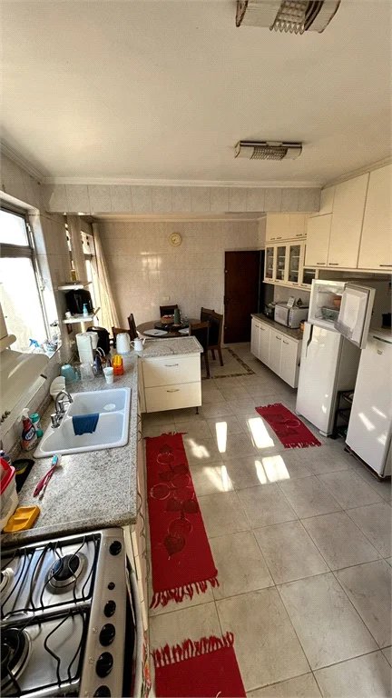 Sobrado à venda com 6 quartos, sendo 1 suíte, em Sumarezinho, São Paulo, SP