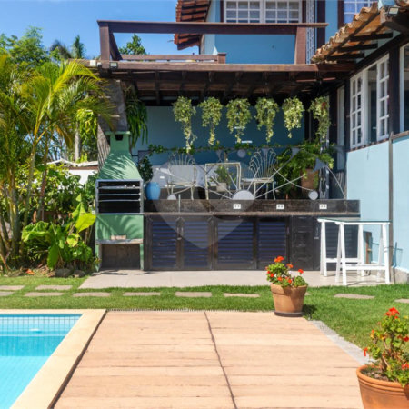 Casa à venda com 5 quartos, sendo 3 suítes, em Geribá, Armação dos Búzios, RJ