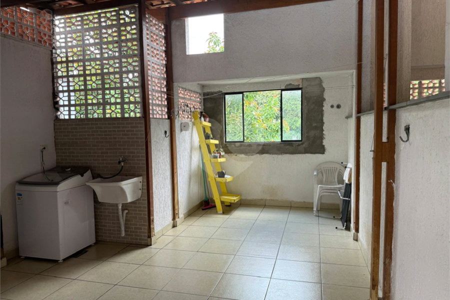 Casa à venda com 3 quartos, sendo 1 suíte, no condomínio Felipe, São Paulo - SP