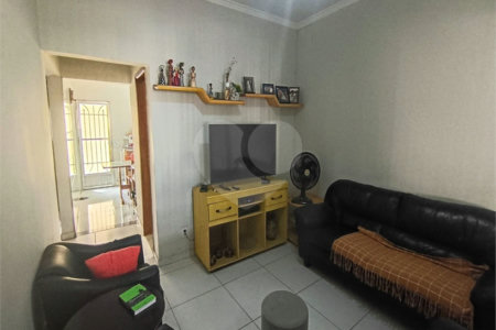 Casa Térrea à venda com 5 quartos, sendo 1 suíte, em Chora Menino, São Paulo, SP