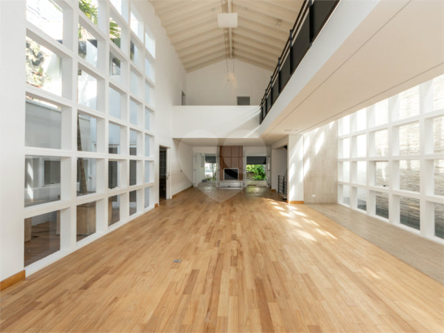 Casa à venda com 4 suítes em Vila Nova Conceição, São Paulo, SP
