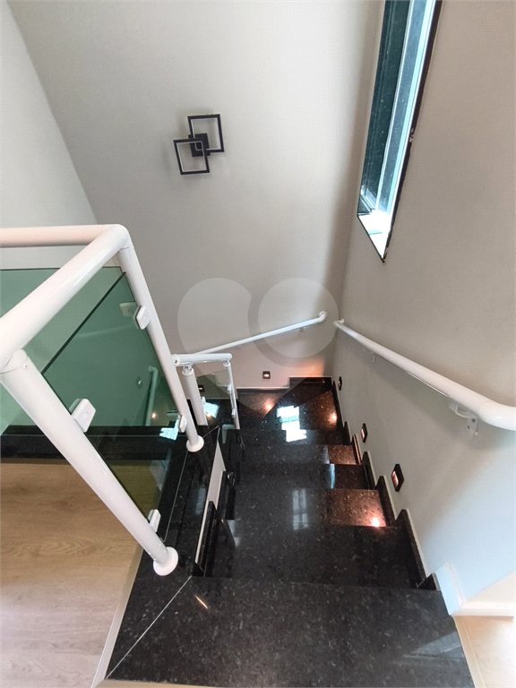 Sobrado à venda com 3 suítes em Vila Nivi, São Paulo, SP