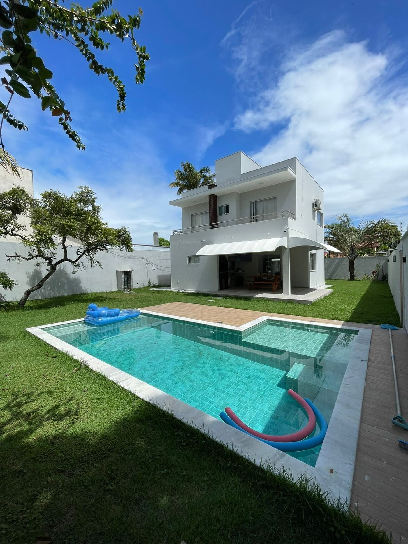 Casa à venda com 3 quartos, sendo 1 suíte, em Orla Norte, Porto Seguro - BA