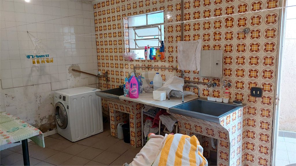 Casa à venda com 7 quartos, sendo 2 suítes, em Jardim Londrina, São Paulo, SP