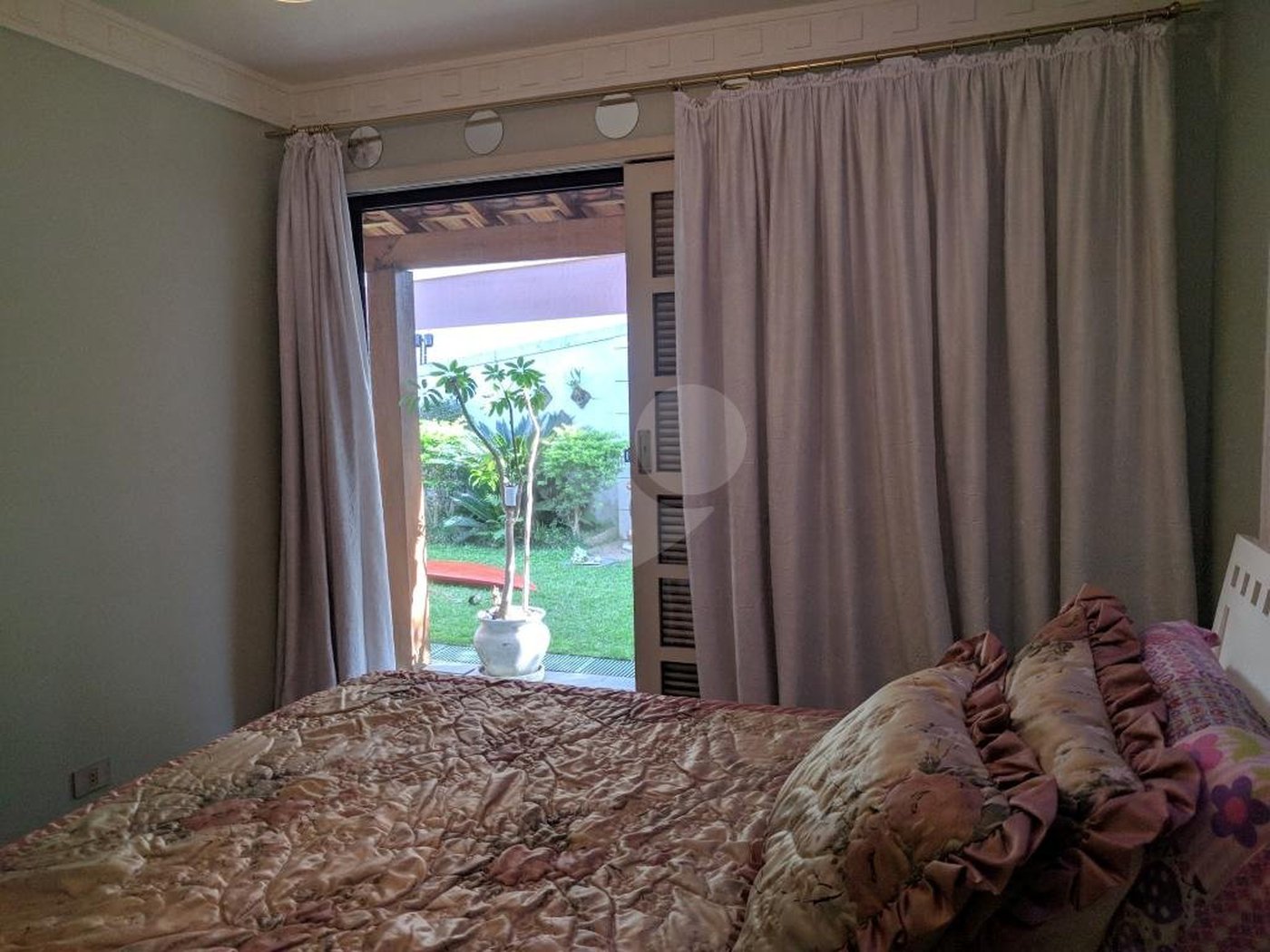 Sobrado à venda ou para alugar com 5 quartos, sendo 3 suítes, em Jardim Marajoara, São Paulo, SP