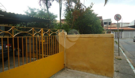 Casa à venda com 4 quartos, sendo 1 suíte,  no condomínio Predio Comercial, São Paulo - SP