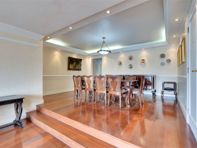 Apartamento à venda com 3 suítes em Real Parque, São Paulo, SP