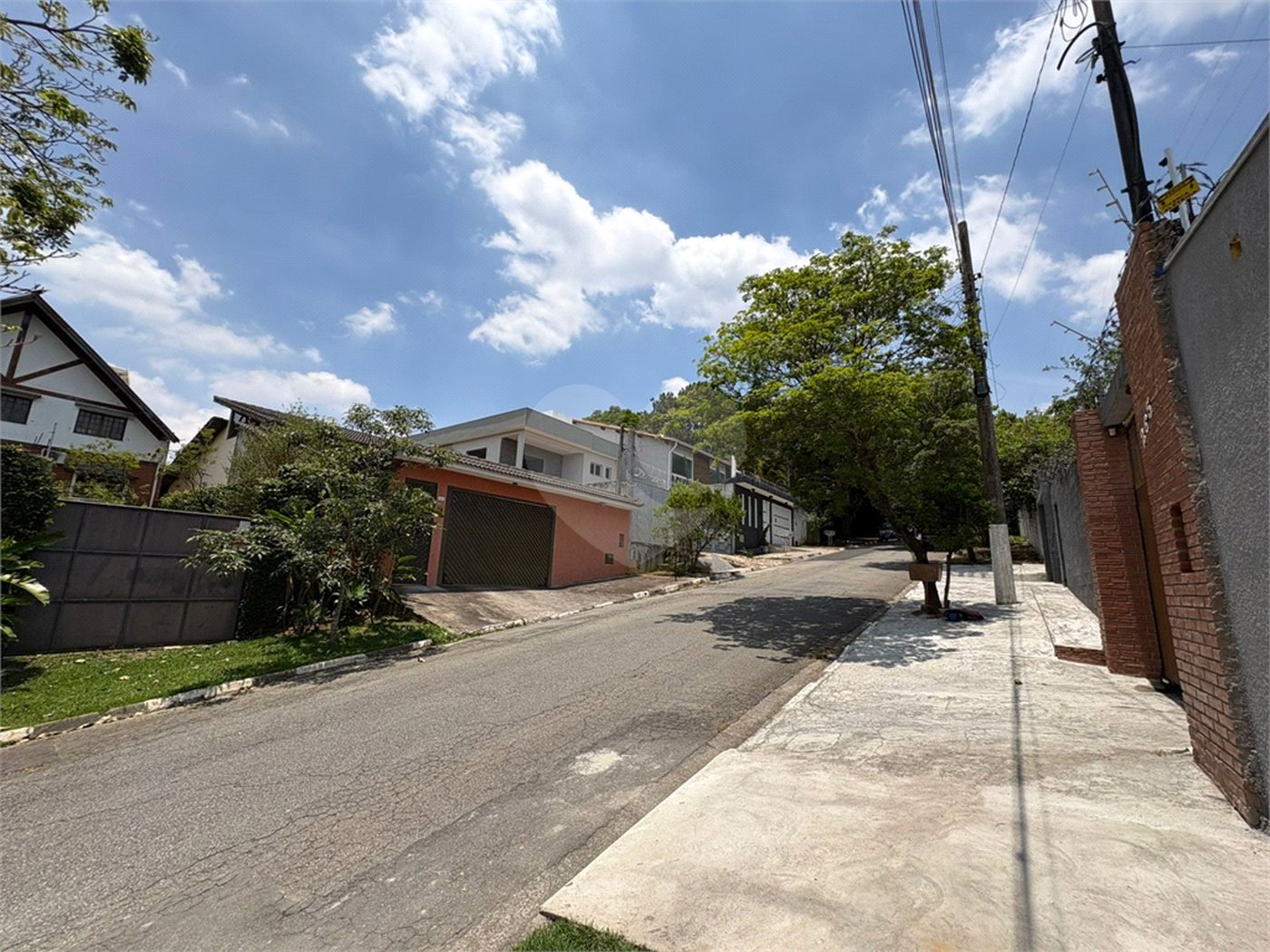 Casa Térrea à venda com 3 quartos, sendo 1 suíte,  em Vila Áurea, Poá, SP