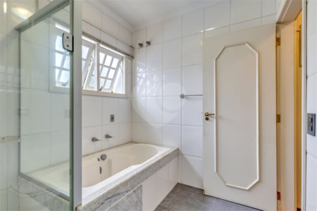 Casa à venda com 4 quartos, sendo 2 suítes, em Jardim Luzitânia, São Paulo, SP