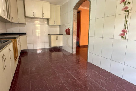 Sobrado à venda com 3 quartos, sendo 1 suíte, em Cidade Líder, São Paulo, SP
