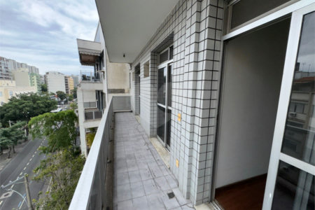Apartamento à venda com 4 quartos, sendo 1 suíte,  em Tijuca, Rio de Janeiro, RJ
