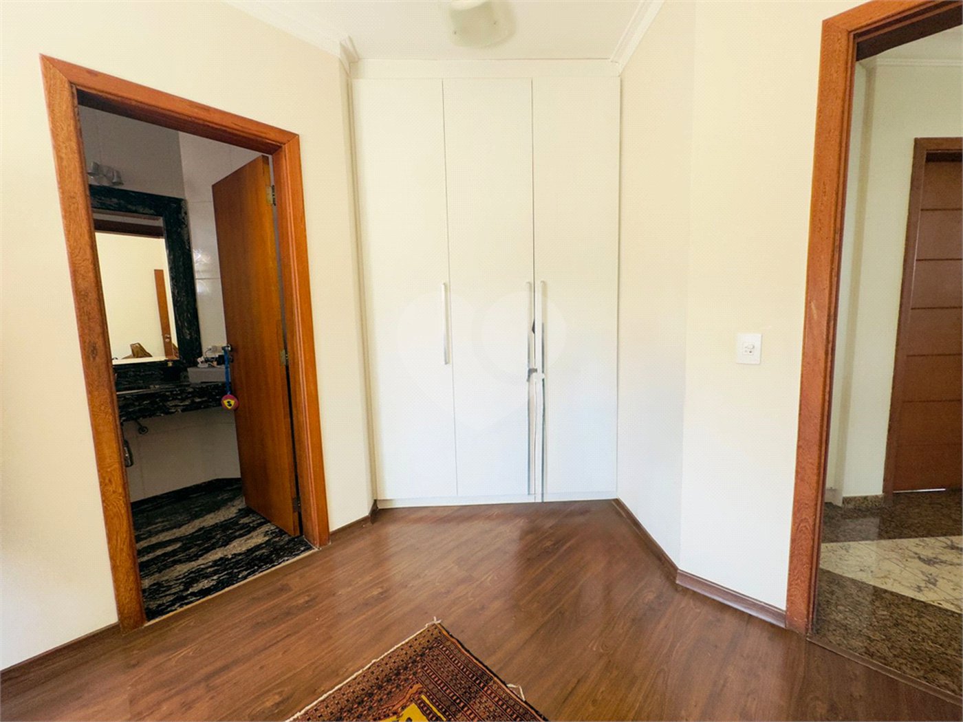 Casa à venda com 4 quartos, sendo 3 suítes,  no condomínio Village Vert, Sorocaba - SP