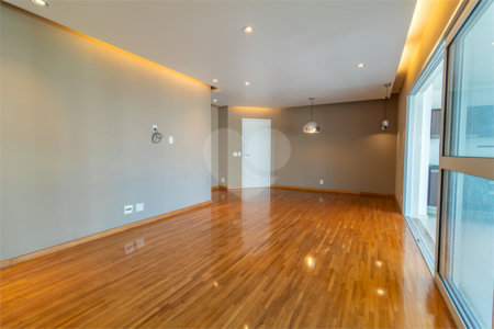 Apartamento à venda com 3 suítes em Brooklin, São Paulo, SP