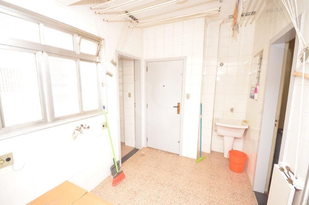Apartamento à venda com 3 quartos, sendo 2 suítes, em República, São Paulo, SP