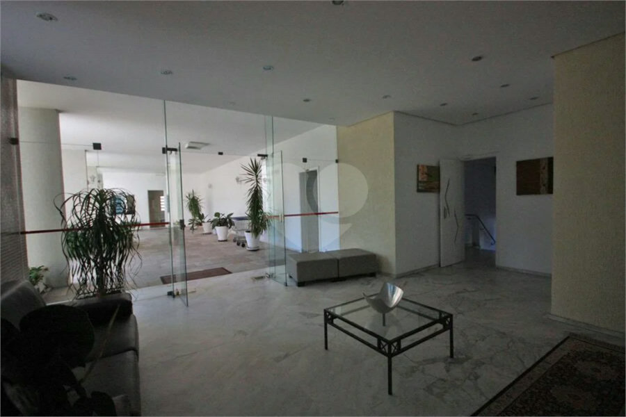 Apartamento próximo ao Metro com 03 dormitórios e 01 Suíte, 2 vagas á venda na Vila Mariana!