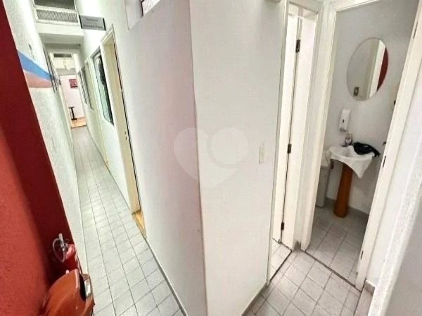 Prédio comercial com 322m², 8 salas, 3 banheiros, à venda no bairro Santo Antônio, São Caetano do Sul