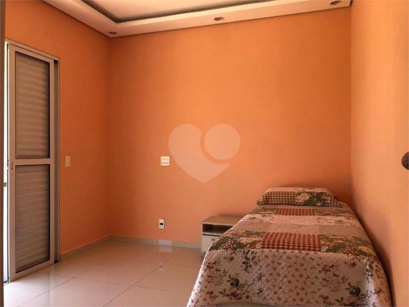 Casa à venda com 4 quartos, sendo 2 suítes, no condomínio Terras de São Francisco, Vinhedo - SP