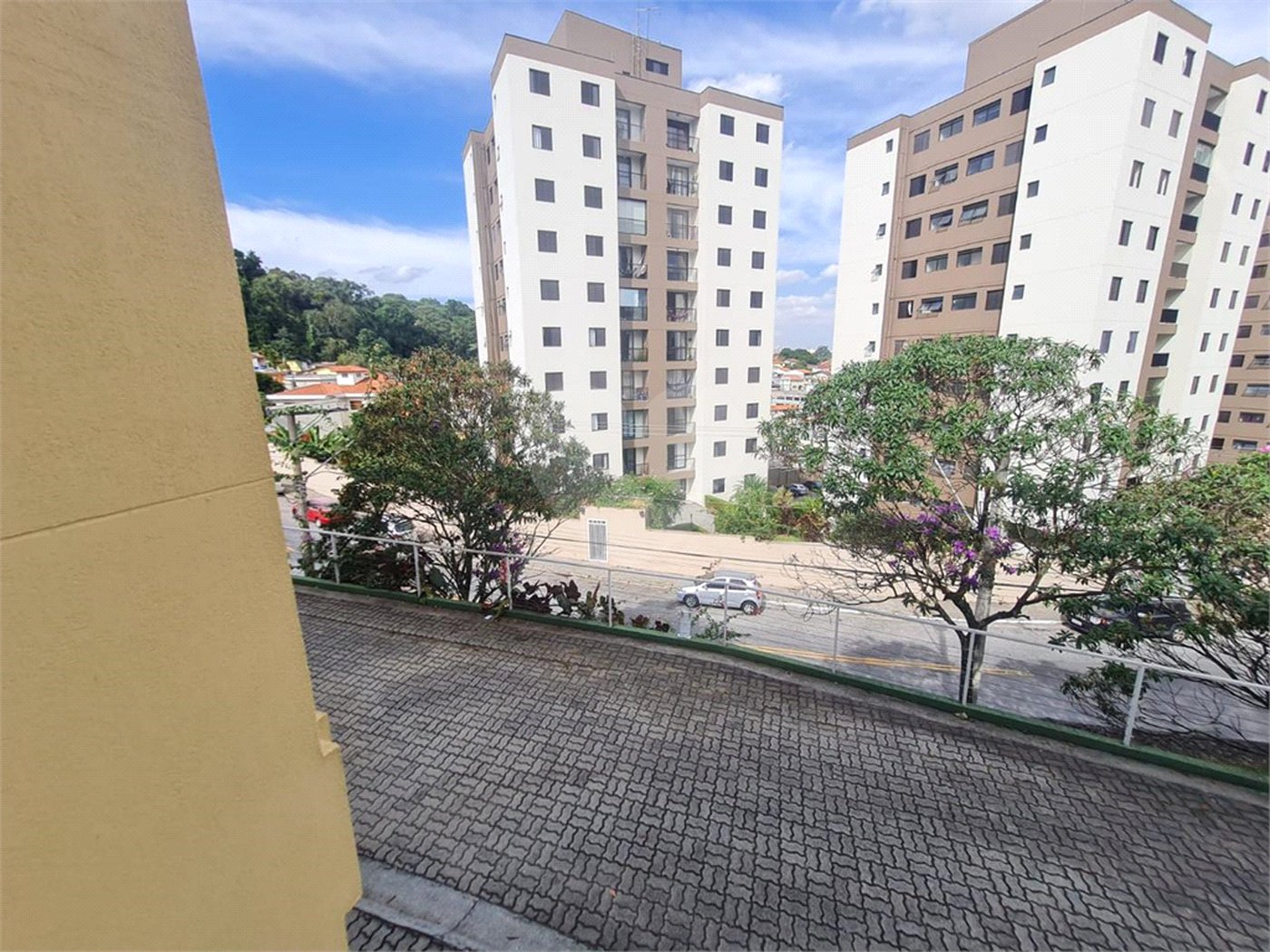 Casa à venda com 3 quartos, sendo 1 suíte, no condomínio Jardim Itatinga II, São Paulo - SP