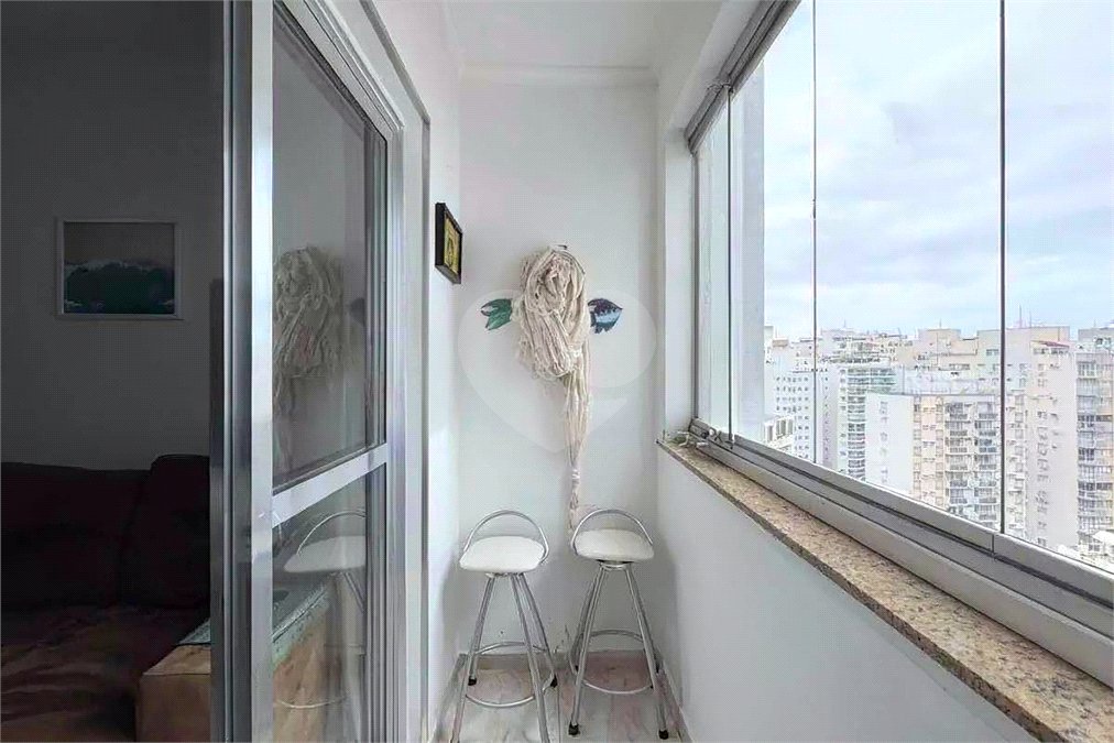 Apartamento à venda com 2 quartos em Pitangueiras, Guarujá, SP