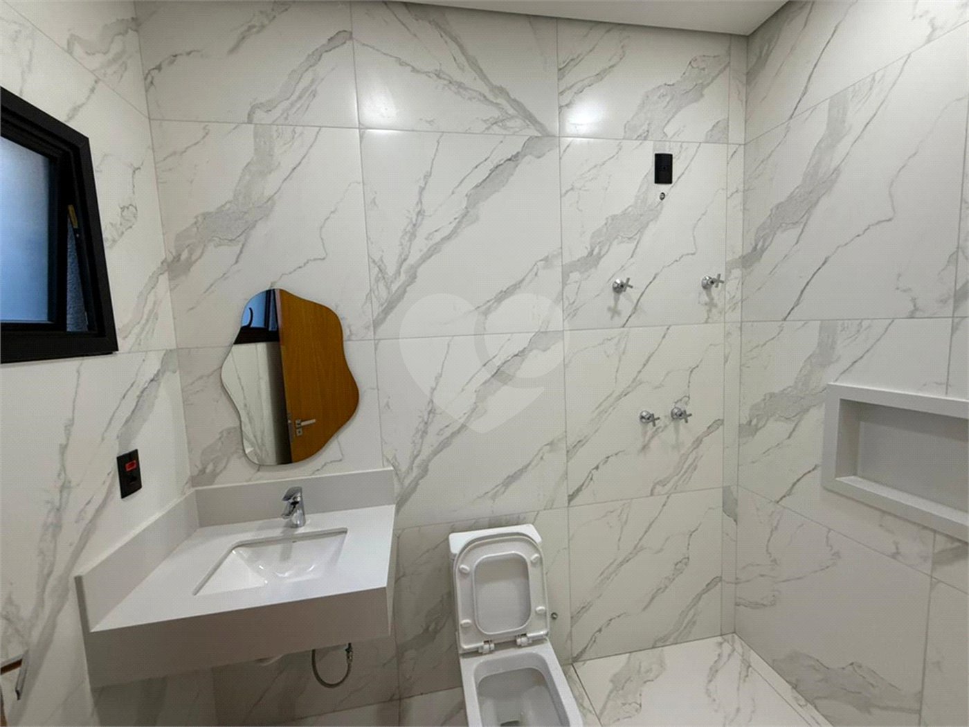 Casa à venda com 2 quartos, sendo 1 suíte, em Jardim Santa Marta III, Salto, SP