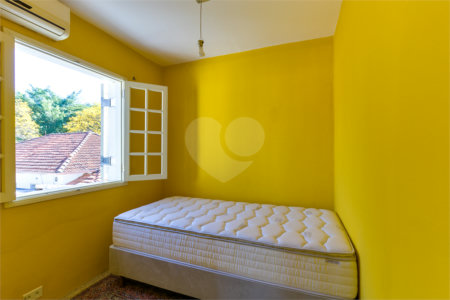 Casa de Vila à venda com 4 quartos, sendo 1 suíte, em Alto da Boa Vista, São Paulo, SP