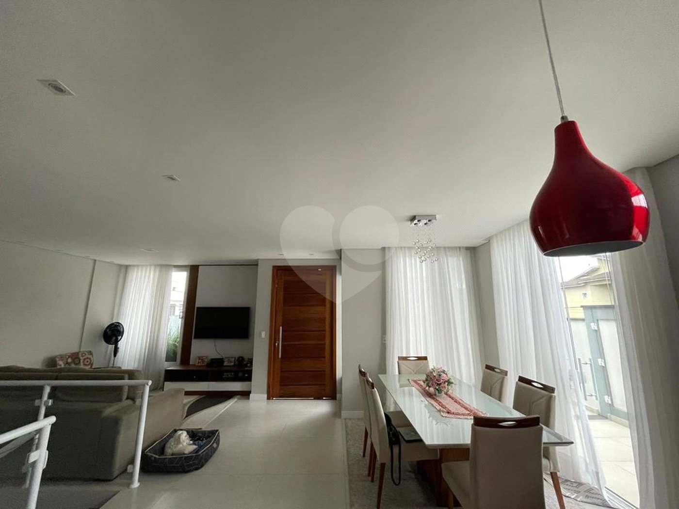 Casa à venda com 3 quartos, sendo 1 suíte,  no condomínio Aruã, Mogi das Cruzes - SP