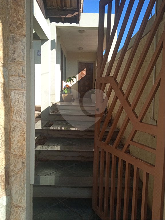 Casa à venda com 8 quartos, sendo 3 suítes, em Jardim Terceiro Centenário, Atibaia, SP