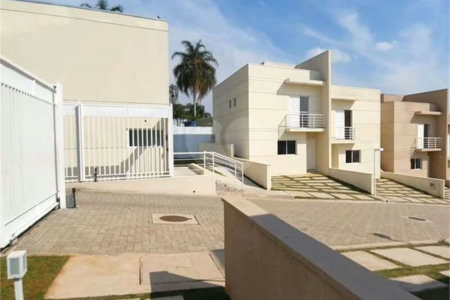 Casa à venda com 3 quartos, sendo 1 suíte, no condomínio Villaggio Viana, Cotia - SP