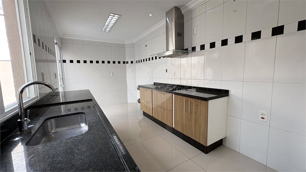 Casa à venda com 3 suítes no condomínio Belvedere II, Votorantim - SP