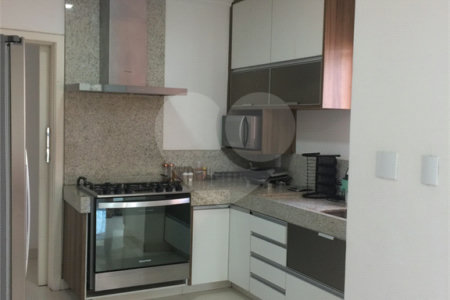 Apartamento à venda com 3 suítes em Vila Suzana, São Paulo, SP