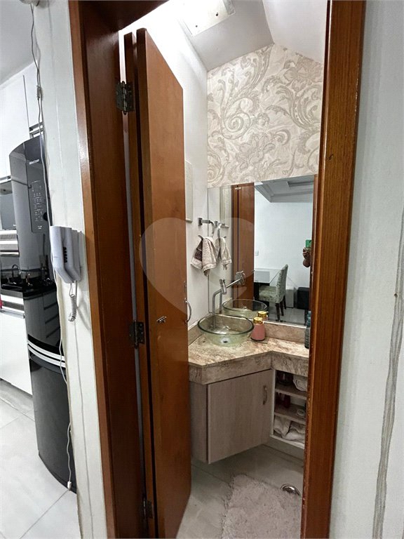Casa à venda ou para alugar com 3 quartos, sendo 2 suítes,  no condomínio Residencial Erika, São Paulo - SP