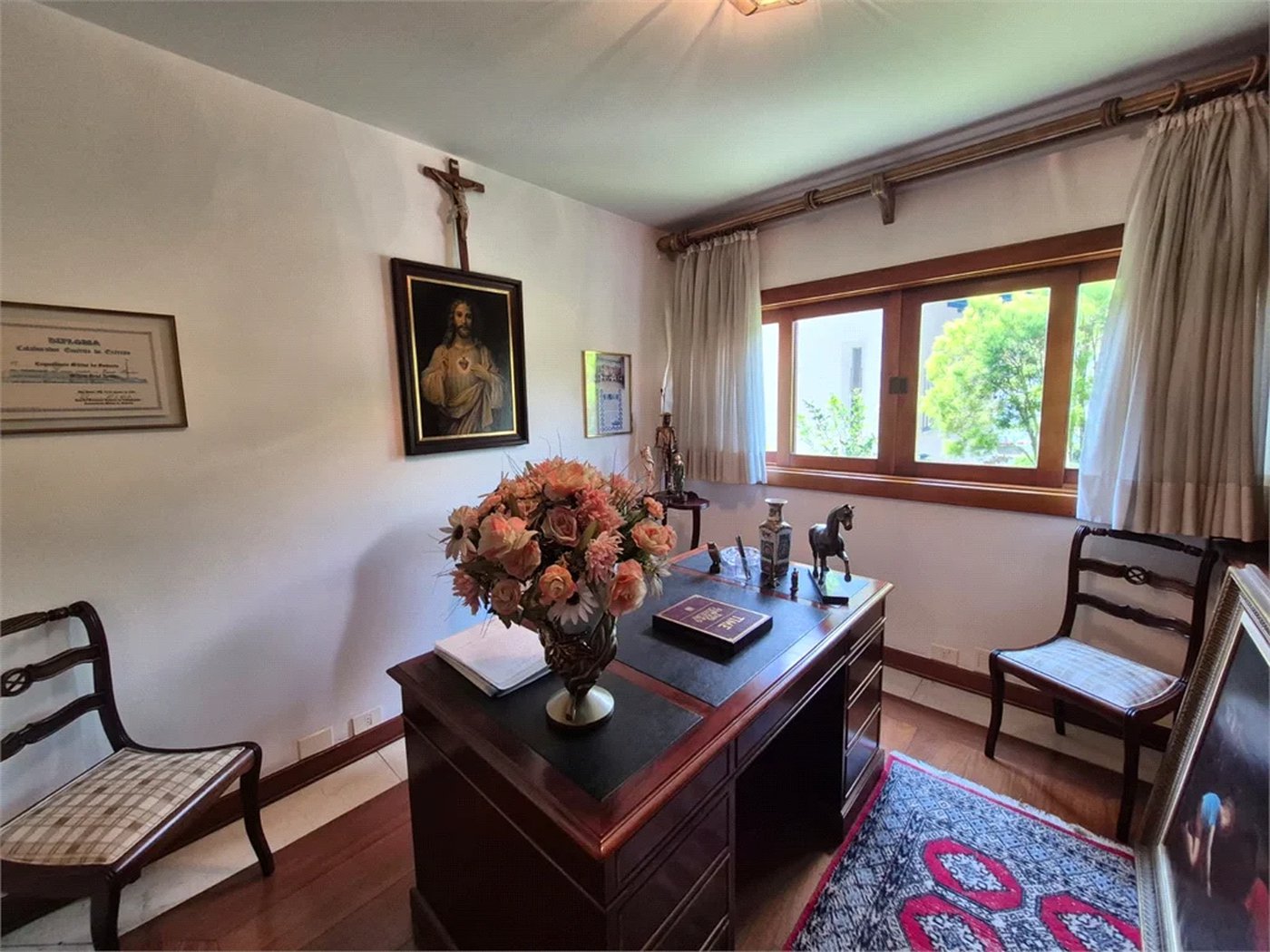 Casa de Vila à venda ou para alugar com 4 quartos, sendo 2 suítes, em Jardim Leonor, São Paulo, SP