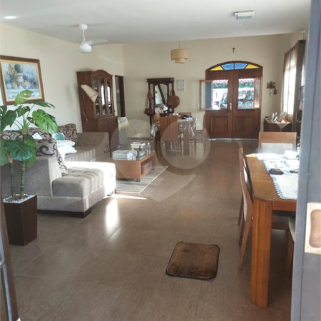 Casa Térrea à venda com 4 quartos, sendo 2 suítes,  em Vila Esperia ou Giglio, Atibaia, SP