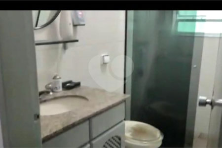 Casa Térrea à venda com 6 quartos em Jardim Rosana, São Paulo, SP