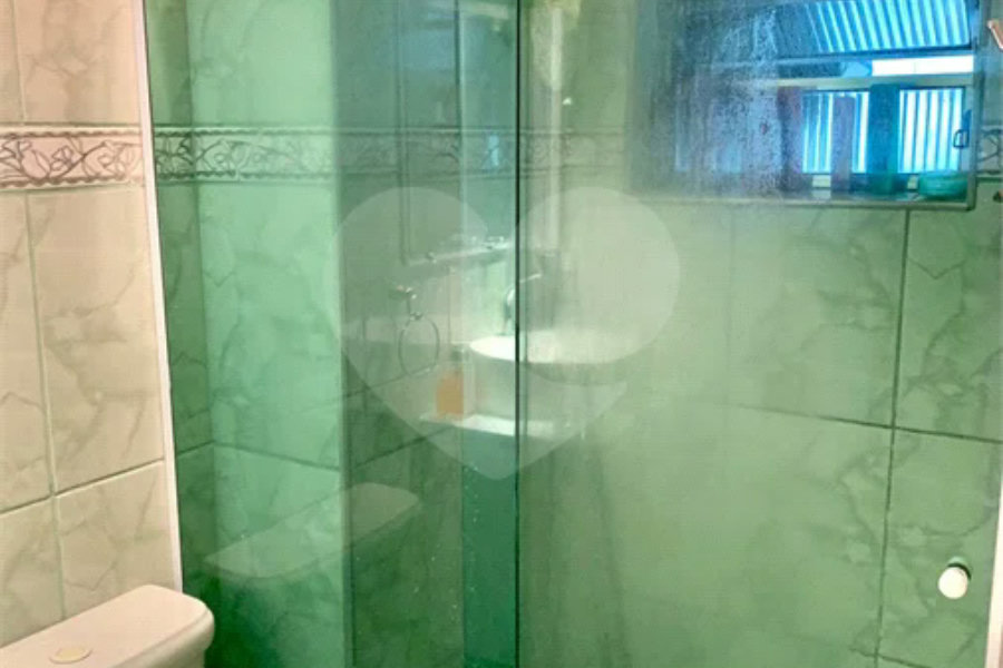LINDO APARTAMENTO COM 02 DORMITÓRIOS.