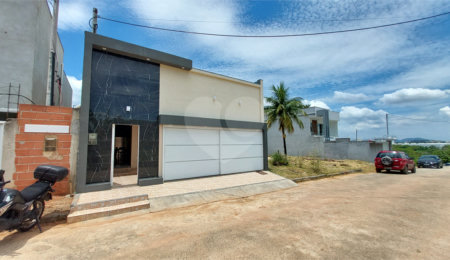Casa à venda com 4 quartos, sendo 2 suítes,  no condomínio Vivendas do Mendanha, Rio de Janeiro - RJ