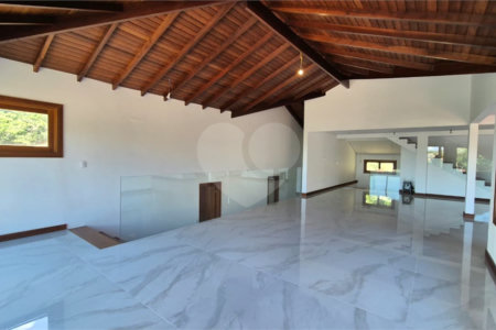 Casa à venda com 8 quartos, sendo 7 suítes, em Ferradura, Armação dos Búzios, RJ