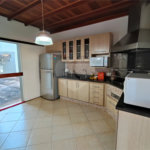 Casa à venda com 7 quartos, sendo 4 suítes, no condomínio Riviera de Santa Cristina XIII, Paranapanema - SP