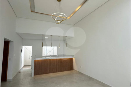 Casa à venda com 2 quartos, sendo 1 suíte, em Guriri, Cabo Frio, RJ