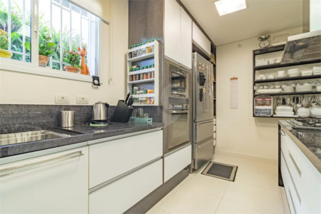 Casa à venda com 5 quartos, sendo 4 suítes, em Alto da Lapa, São Paulo, SP