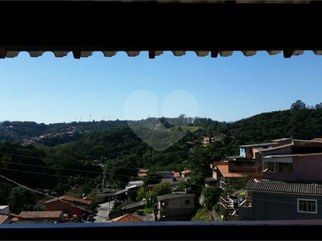 Sobrado à venda com 3 suítes em Barreiro, Mairiporã, SP