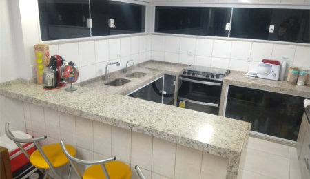 Sobrado à venda com 3 quartos em Jardim Helena, Ferraz de Vasconcelos, SP