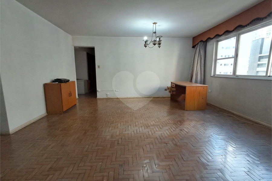 Apartamento à venda com 3 quartos, sendo 1 suíte,  em Paraíso, São Paulo, SP