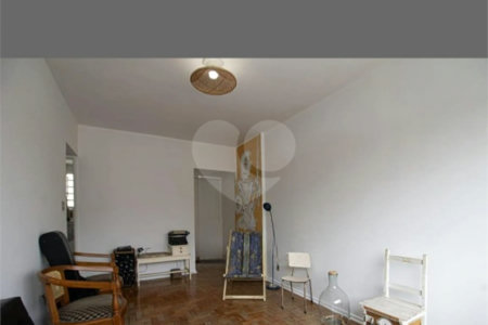 Apartamento à venda com 3 quartos, sendo 1 suíte,  em Aclimação, São Paulo, SP