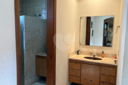 Casa à venda com 5 quartos, sendo 2 suítes, em Jardim Marajoara, São Paulo, SP