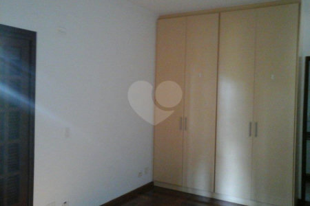 Casa para alugar com 4 quartos, sendo 2 suítes, no condomínio Palm Garden, São Paulo - SP