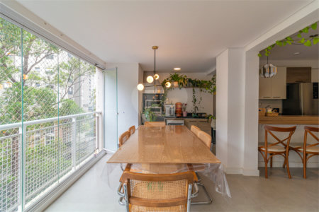 Apartamento à venda com 3 quartos, sendo 1 suíte,  em Morumbi, São Paulo, SP