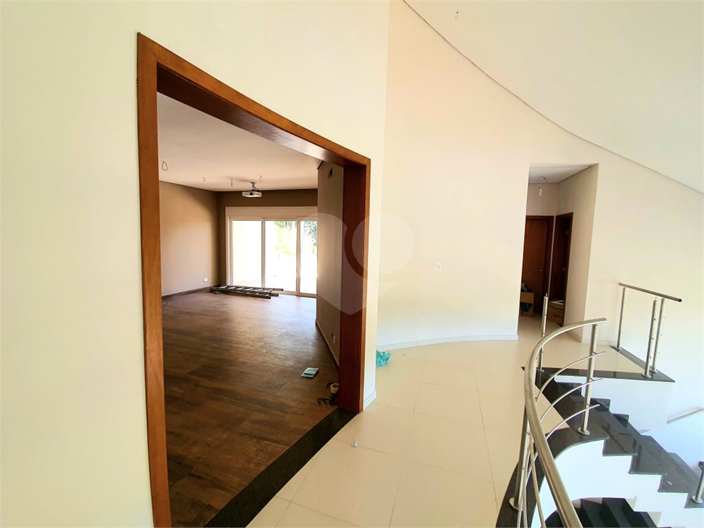 Casa à venda com 5 quartos, sendo 3 suítes, no condomínio Serra da Estrela, Atibaia - SP