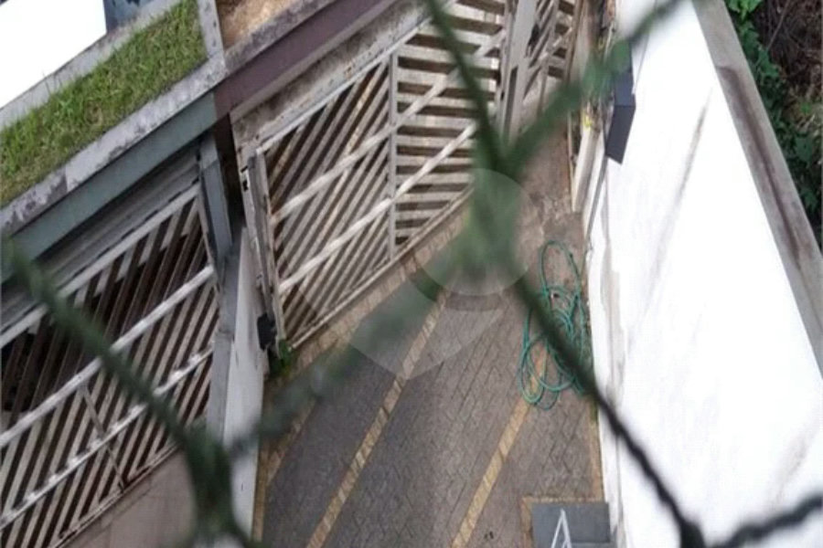 Sobrado à venda com 4 quartos, sendo 3 suítes, em Vila Irmãos Arnoni, São Paulo, SP