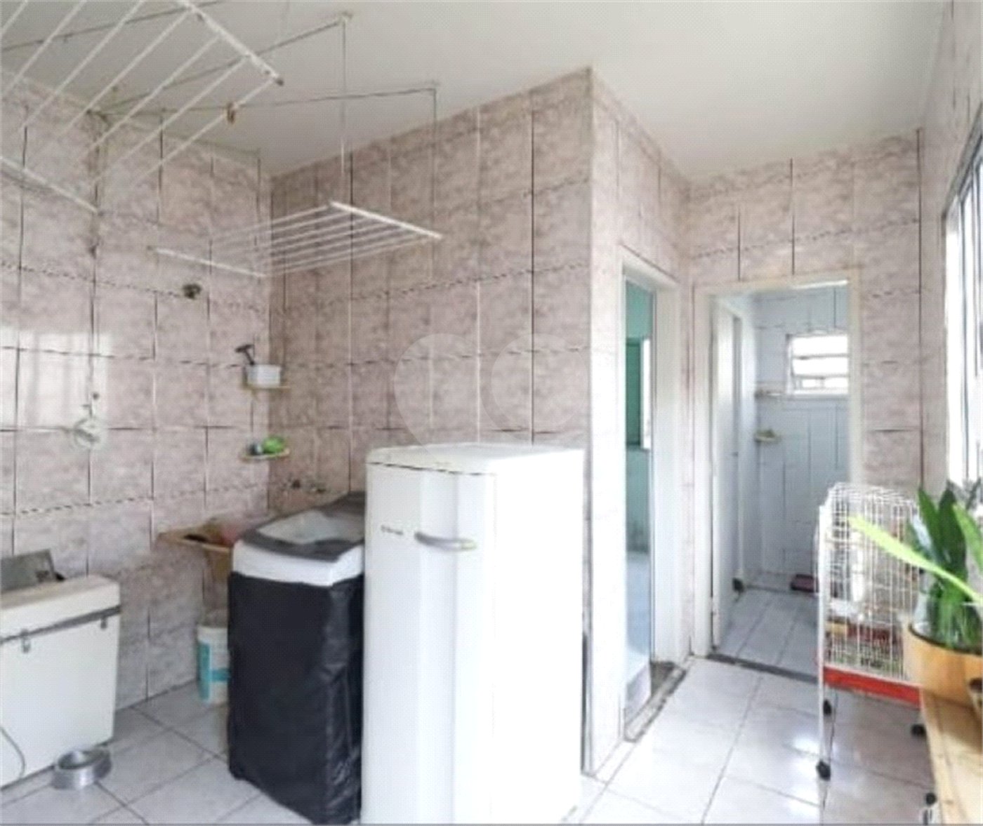 Sobrado à venda com 3 quartos, sendo 1 suíte,  em Vila Constança, São Paulo, SP